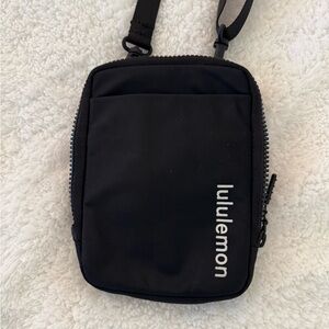 Lululemon Athletica Easy Access Crossbody Bag | Black Nylon | EUC